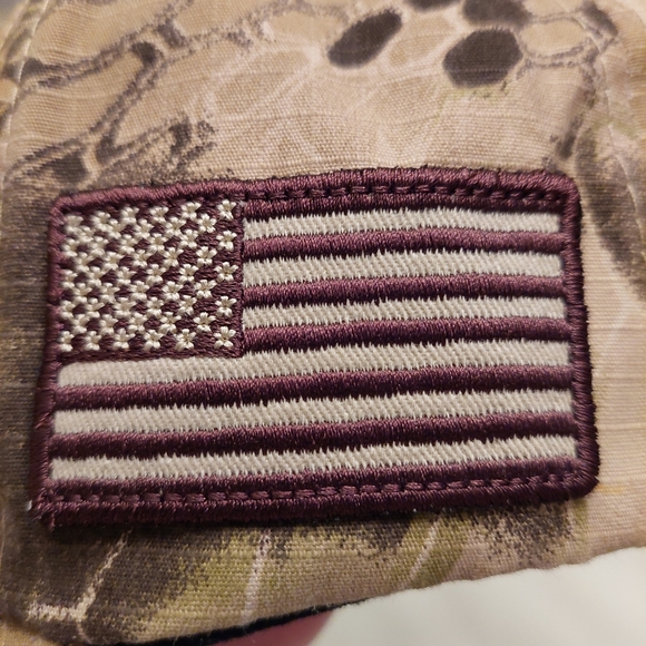 Castrol Oil brown leaf camo design US flag embroidered trucker hat. - Picture 11 of 11